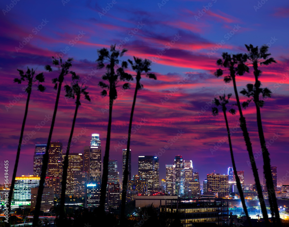 Naklejka premium Downtown LA noc Los Angeles zachód słońca panoramę Kalifornii