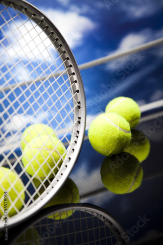 Tennis racket and balls, sport © Sebastian Duda