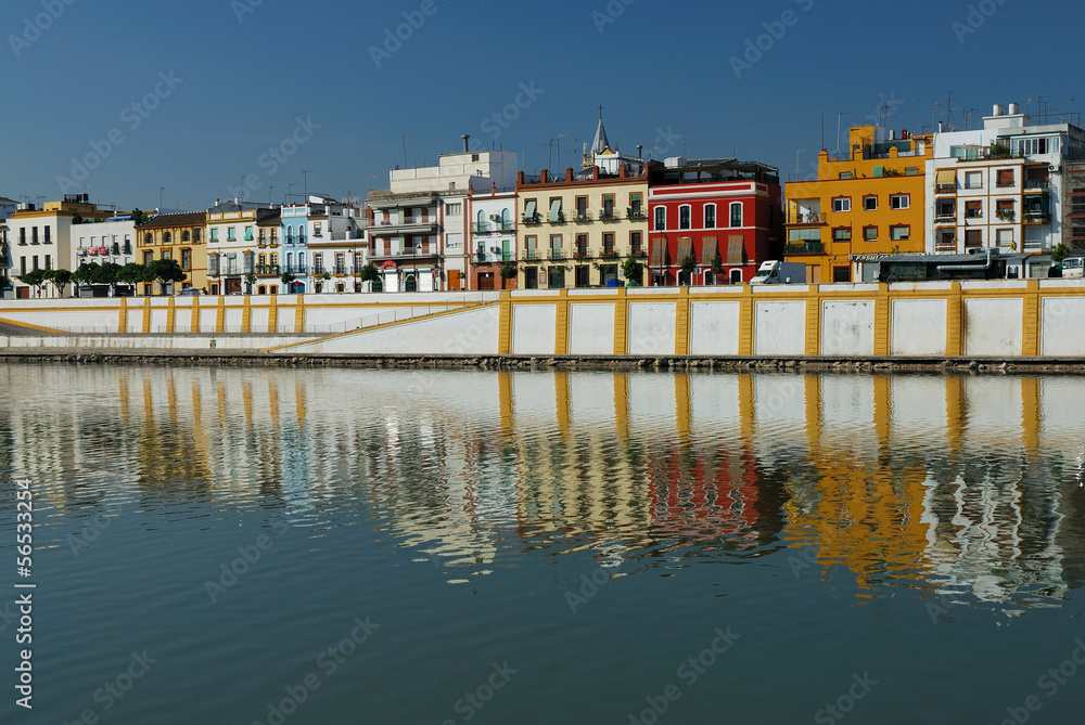 Obraz premium Maisons typiques colorées d'andalousie