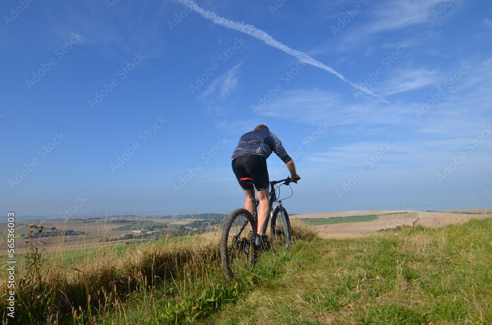 Fototapeta premium vtt et côte d'opale