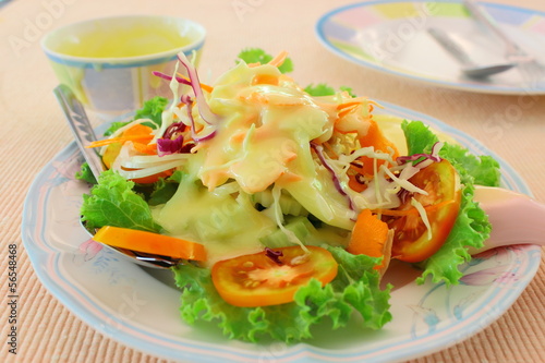 Sticky cream salad for health
