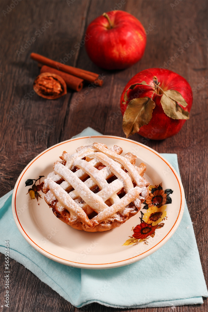 Small apple pie Small apple pie