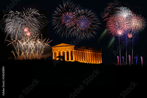 Photography Feuerwerk mit griechischem Tempel an Silvester