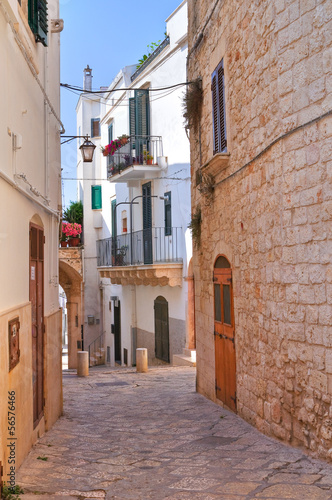 Fototapeta Naklejka Na Ścianę i Meble -  Alleyway. Conversano. Puglia. Italy.