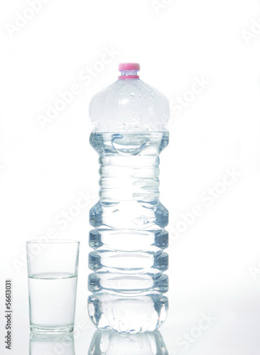 Flasche mit Wasser