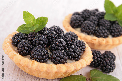 blackberry pastry