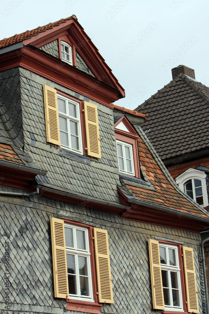 Fototapeta premium verschiefertes Wohnhaus