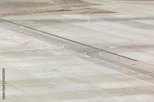 Fotografija airfield and markings on apron