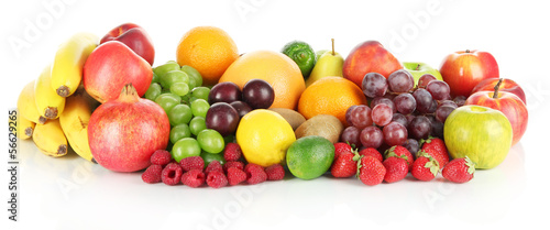 Fototapeta Naklejka Na Ścianę i Meble -  Different fruits isolated on white