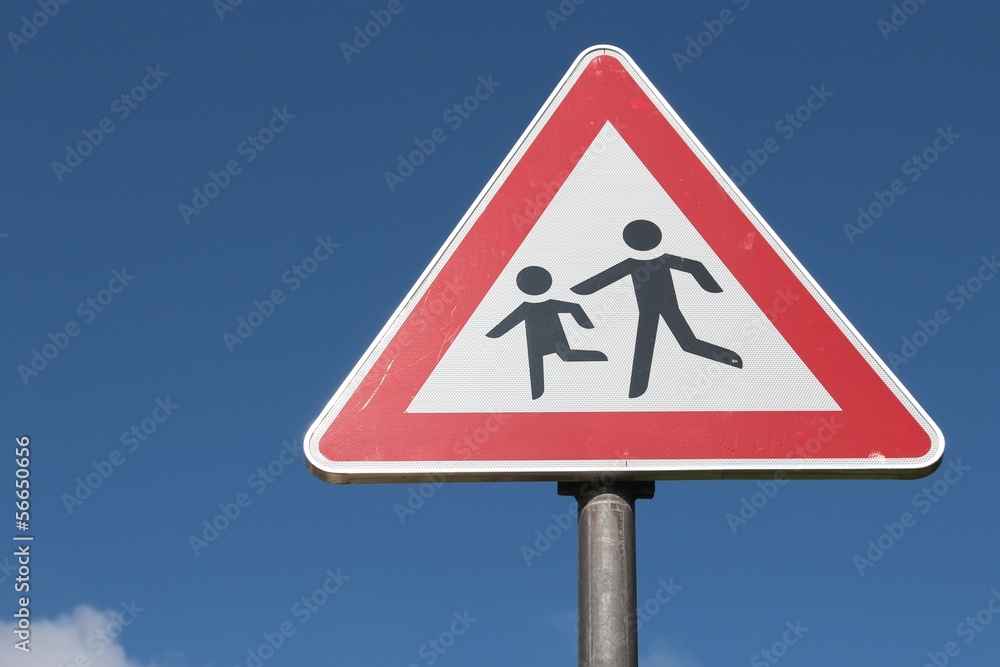 Deutsches Verkehrszeichen: Kinder Deutsches Verkehrszeichen: Kinder