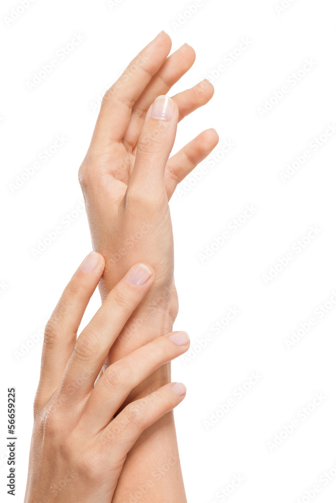 Schöne weibliche feminine Hände nach einer Maniküre isoliert Schöne weibliche feminine Hände nach einer Maniküre isoliert
