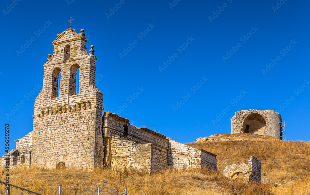 Remains of El Salvador church and the castle of Mota del Marques