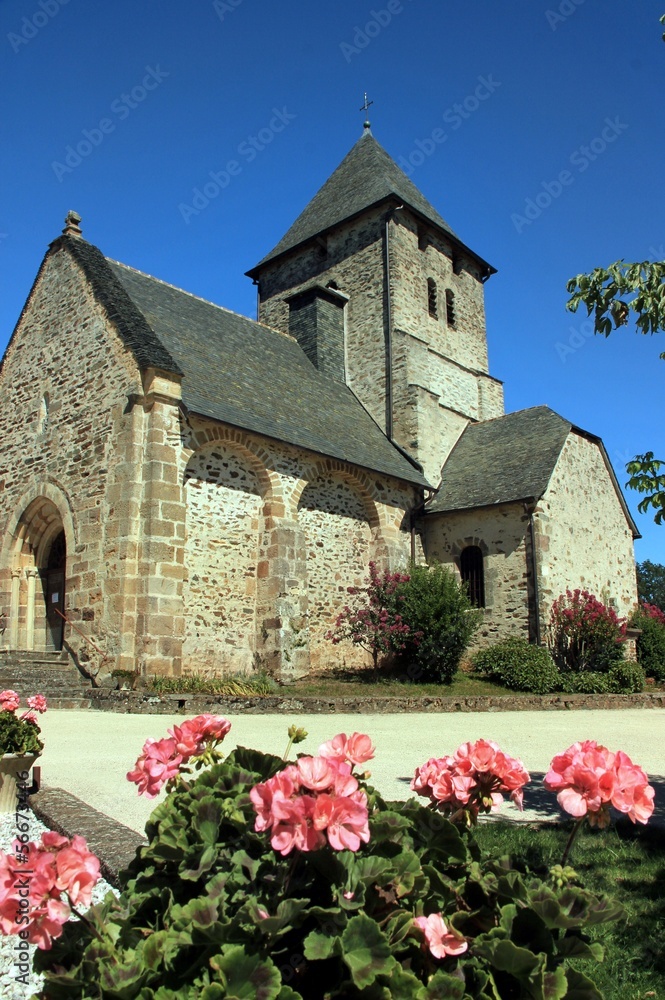 Eglise de Saint-Cyr-les-Champagnes (Dordogne)