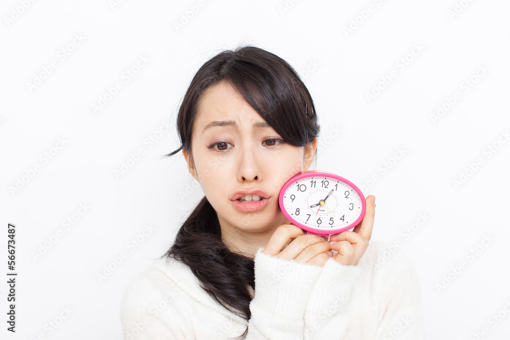 寝坊した女性 寝坊した女性
