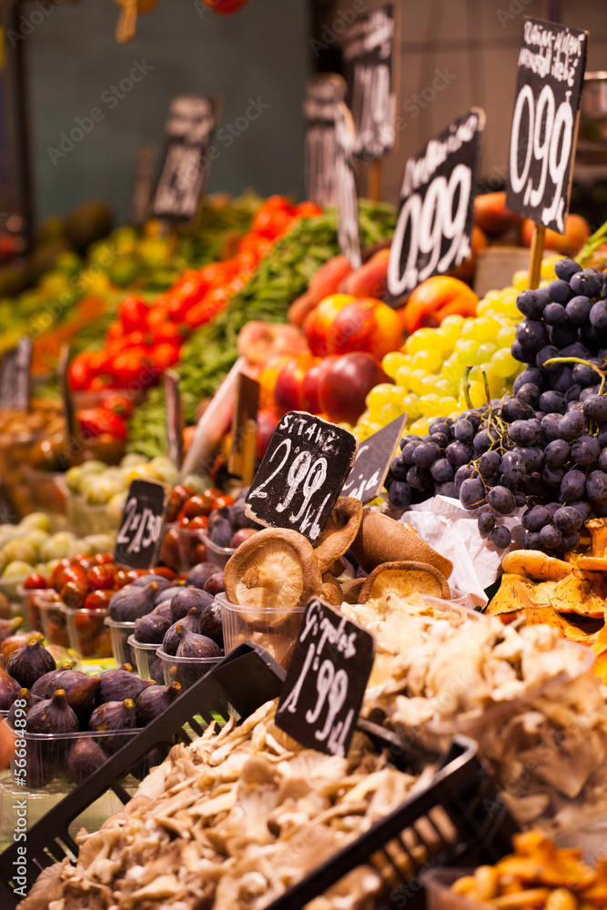 Naklejka premium Fruits market, in La Boqueria,Barcelona famous marketplace
