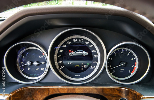 Auto speed control dashboard