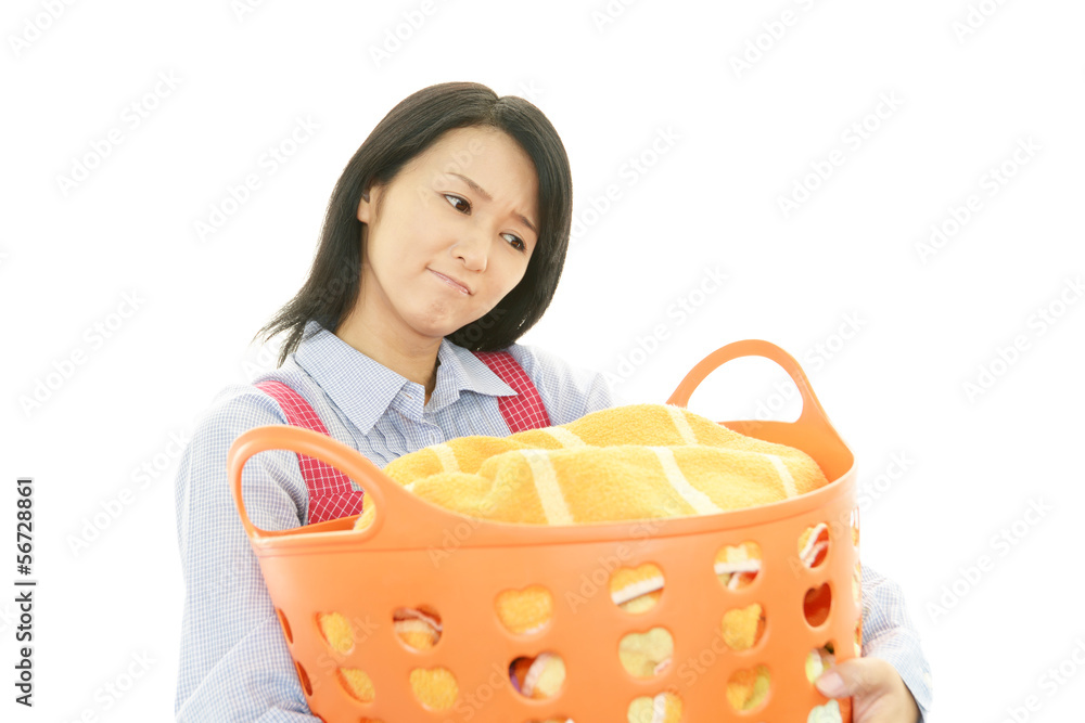 疲れた表情の主婦