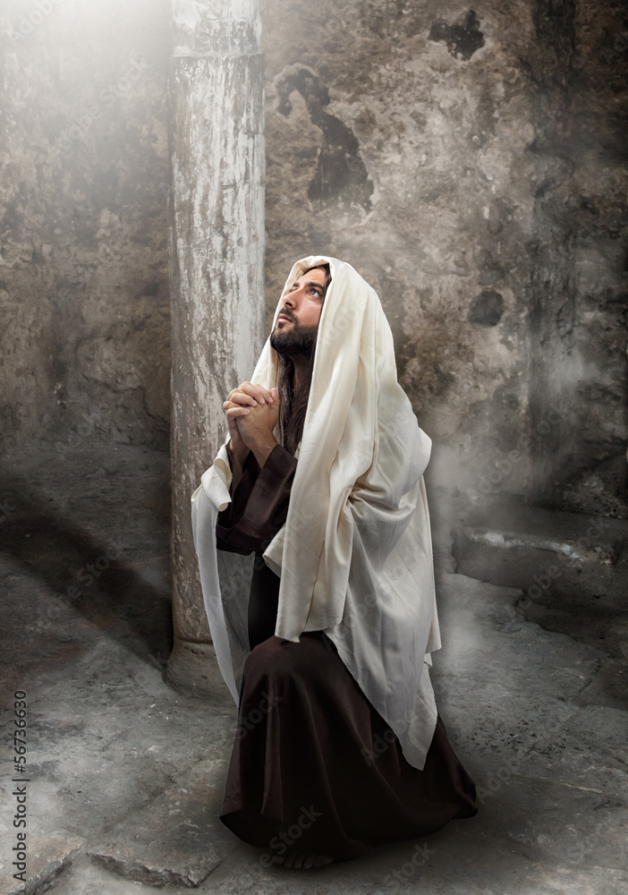  Jesus kneel in prayer - obrazy, fototapety, plakaty 