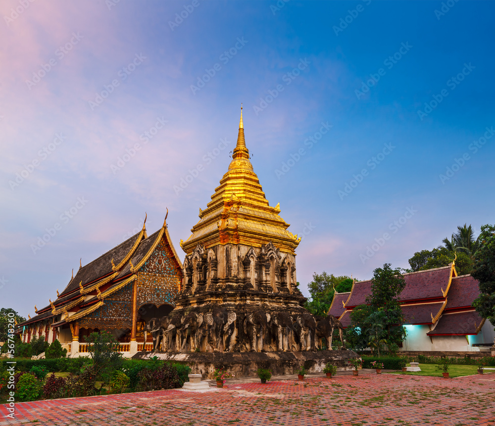 Fototapeta premium Wat Chedi Luang. Chiang Mai, Thailand