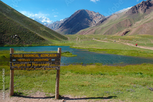 Hikers on their way to Aconcagua