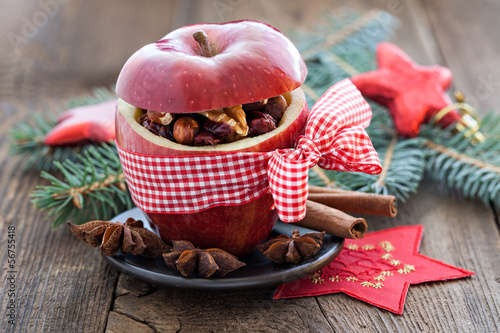 roter Apfel mit Schleife