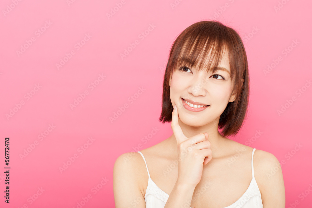 考える女性 考える女性