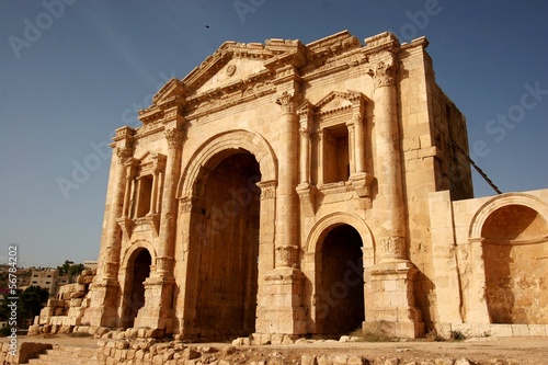 Valokuvatapetti Emperor Hadrian's Arch in Jerash, Jordan