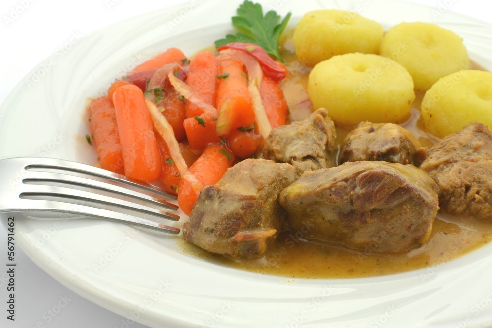 kluski śląskie z sosem gulaszowym kluski śląskie z sosem gulaszowym