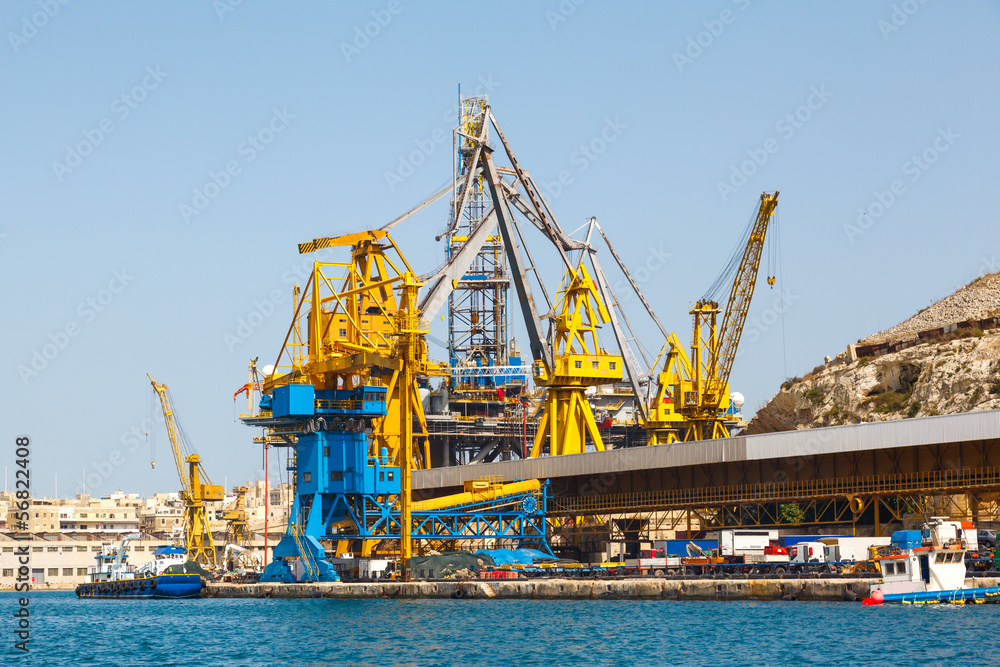 Oil platform, repair in the harbor