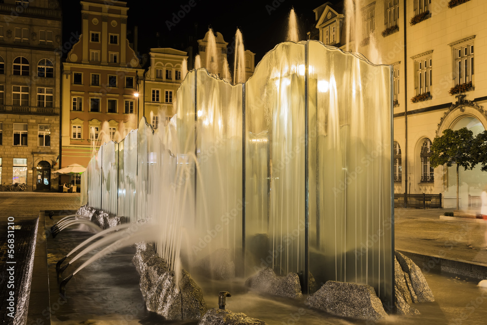 Obraz premium Fountain in the center of the city of Wroclaw
