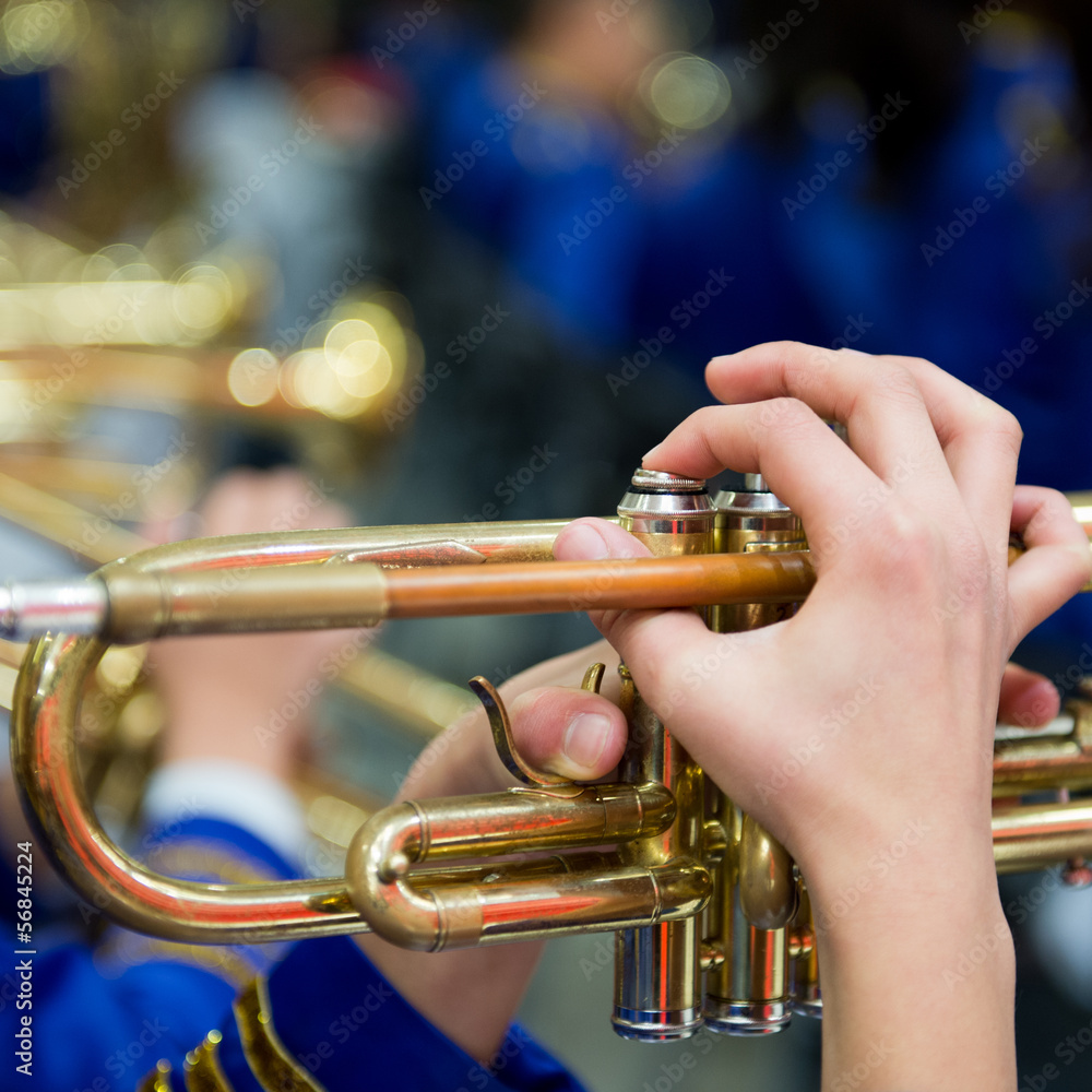 Obraz premium playing the trumpet