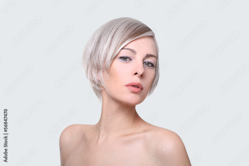 junge frau platinblond junge frau platinblond