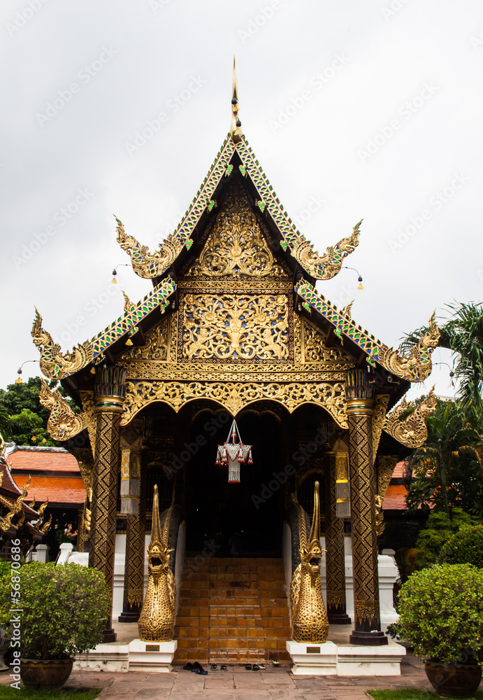Fototapeta premium View of a Viharn and Stupa at the historic Buddhist temple of Wa
