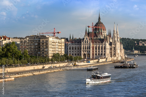 Chain Bridge and Hungarian Parliament, Budapest, Hungary © Sergii Figurnyi