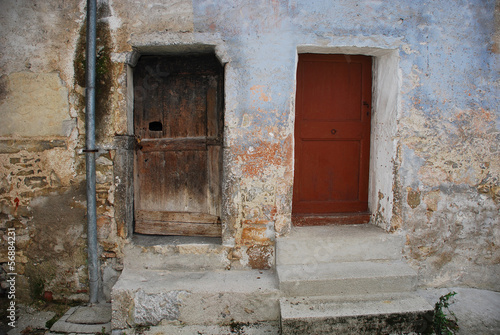 Two Doors in Topolo © dragoncello