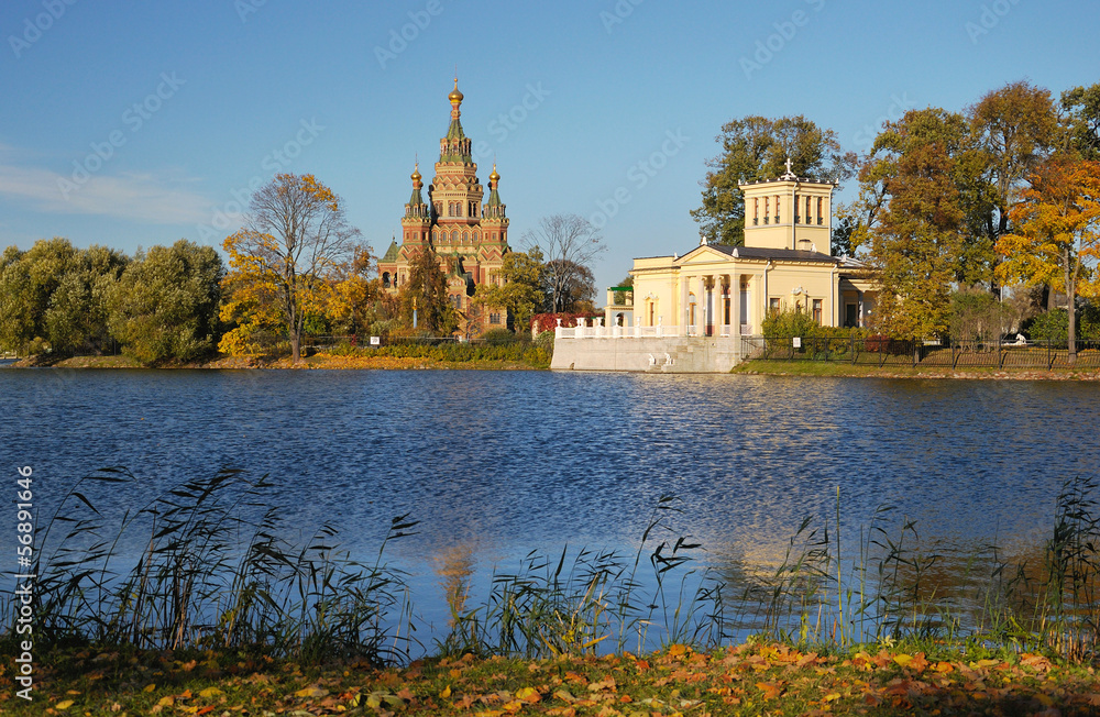 Holguin pond in autumn, Peterhof
