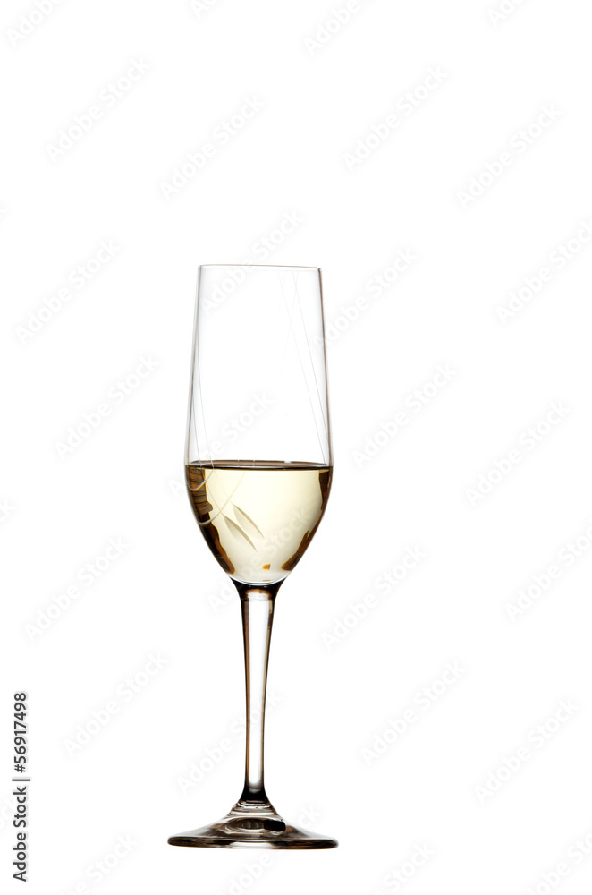 Bicchiere con vino bianco sfondo bianco