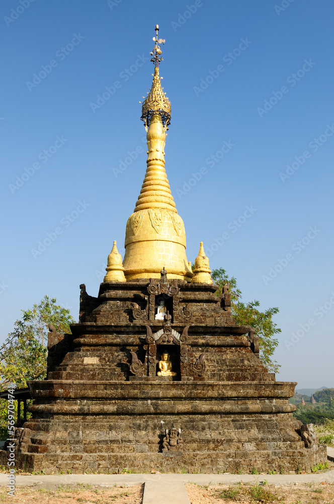Fototapeta premium Myanmar, Mrauk U - Haridaung temple