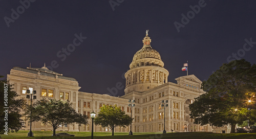 Obraz na płótnie The Texas State Capitol Building in downtown Austin at Night w salonie