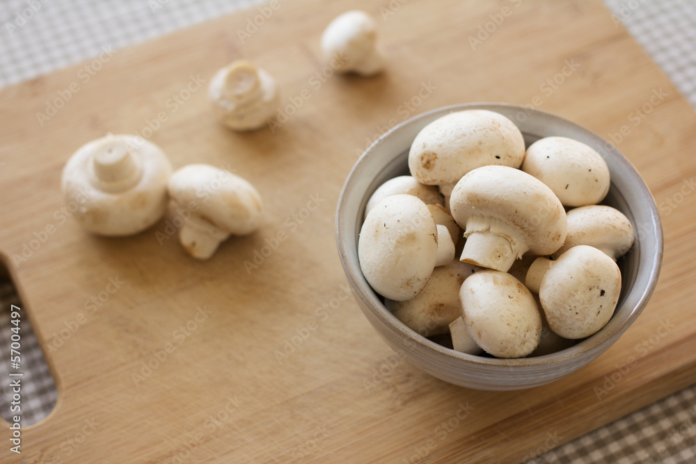 White button mushrooms White button mushrooms