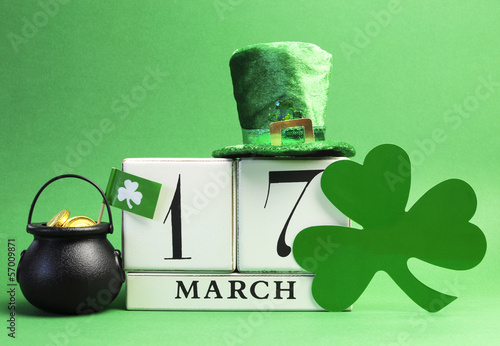 Save the date St Patrick's Day, March 17 calendar
