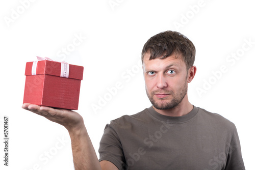 Φωτογραφία Bearded man with gift box on white background