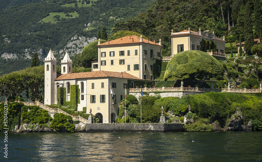 Prestigious villa on the shores of Lake Como