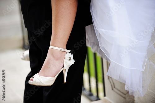 The rate of the bride in a luxurious shoes