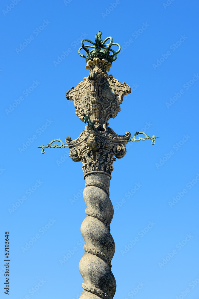 Obraz premium Manueline Pillory at Terreiro da Se at Porto Old City, Portugal