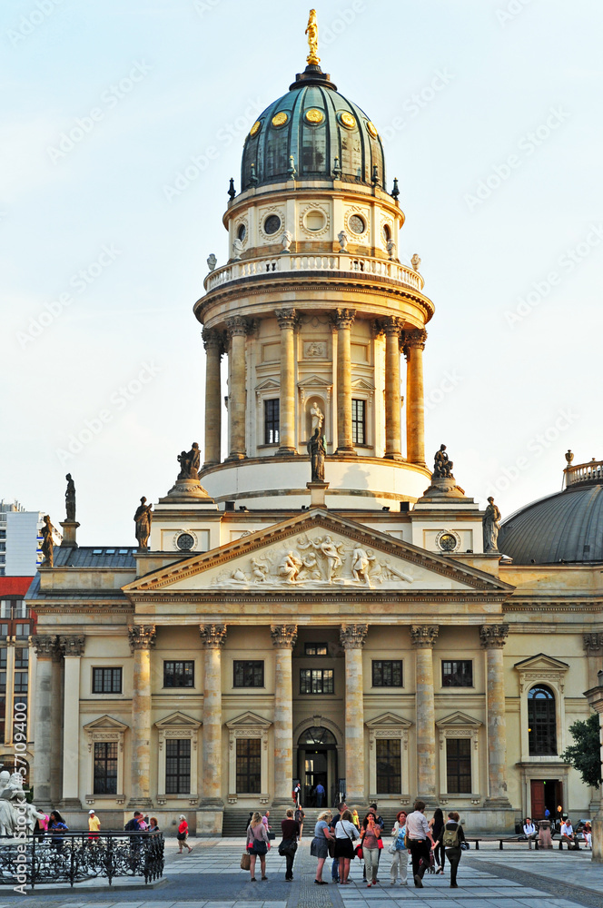 Obraz premium Berlino, Chiesa dei Tedeschi (deutscher dom) a Gendarmenmarkt