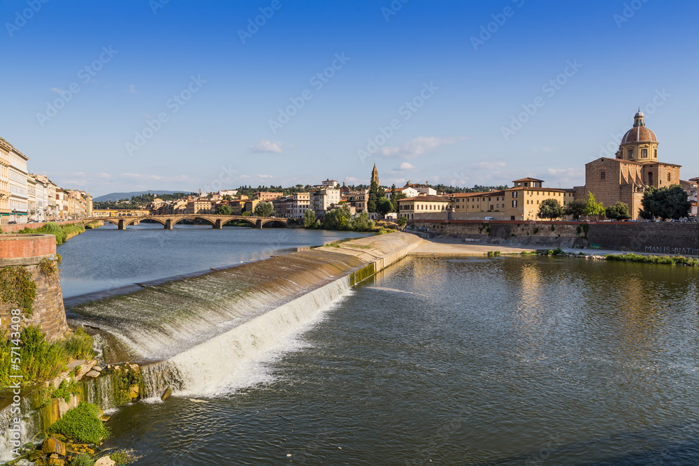 Fototapeta premium Arno river and bridges in Florence, Italy