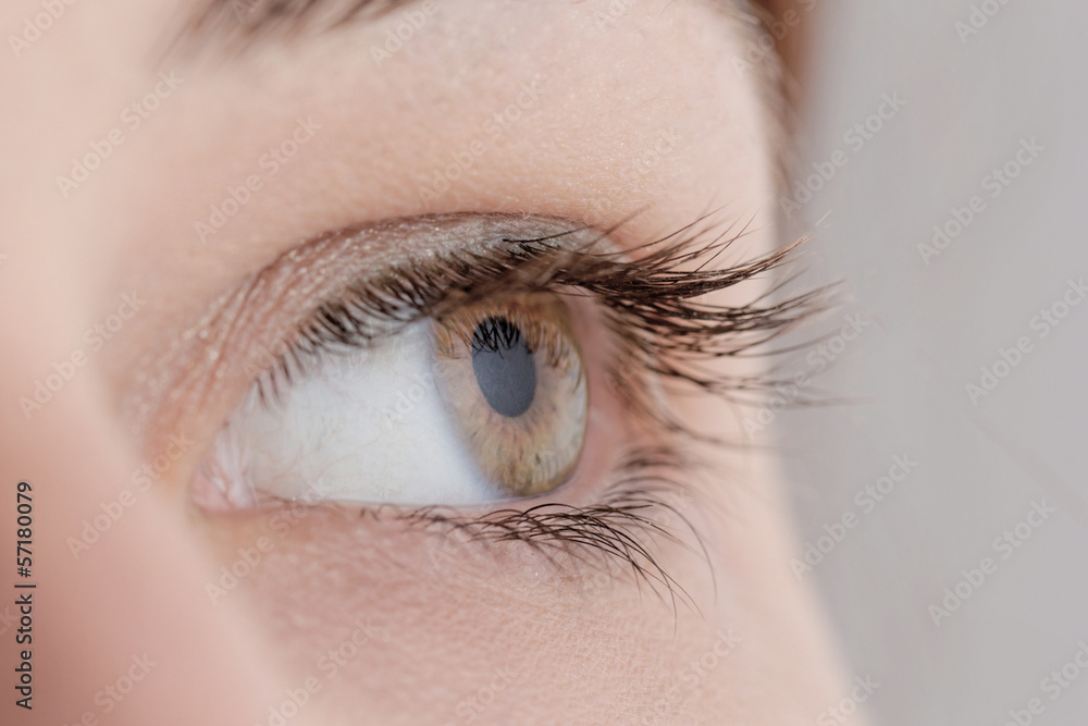 Obraz premium pretty lady wearing makeup for eyes