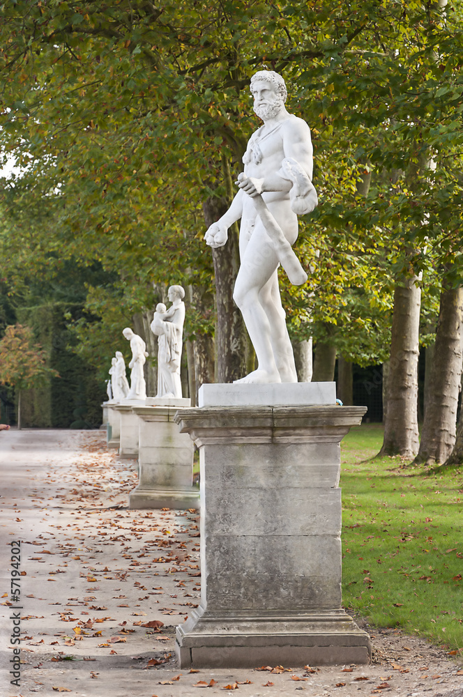 Obraz premium the statue in the park of Versailles