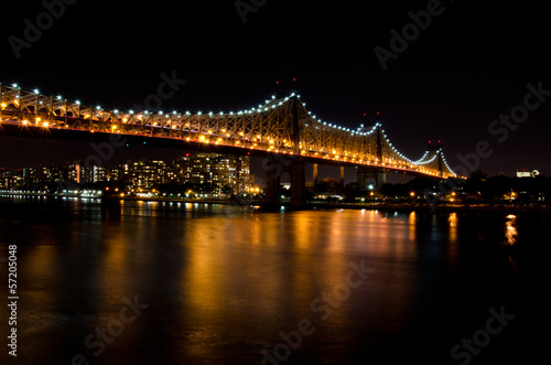 Williamsburg bridge at night